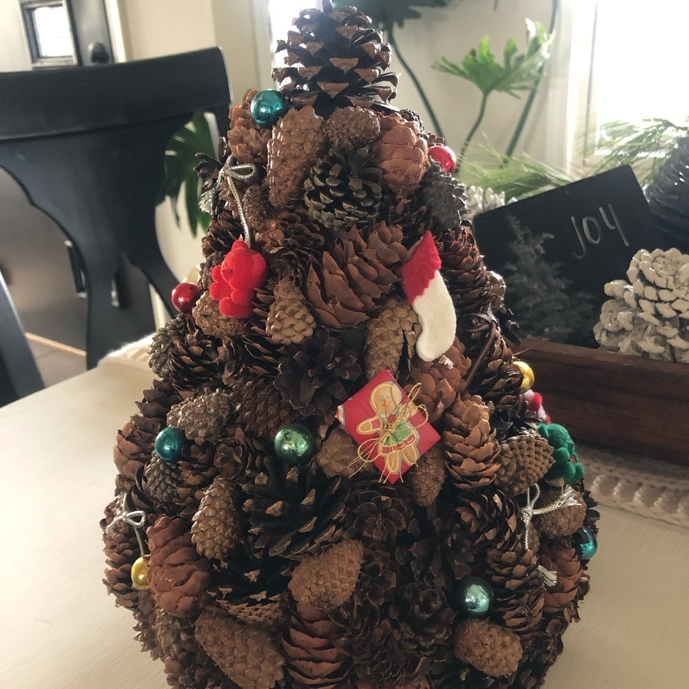 BEAUTIFUL VINTAGE HANDMADE PINECONE CHRISTMAS TREE 12"
